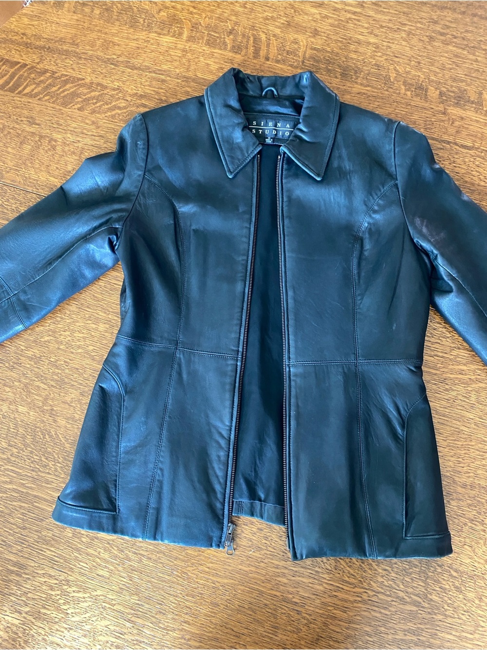 Black leather jacket, size medium - Picture 2 of 6